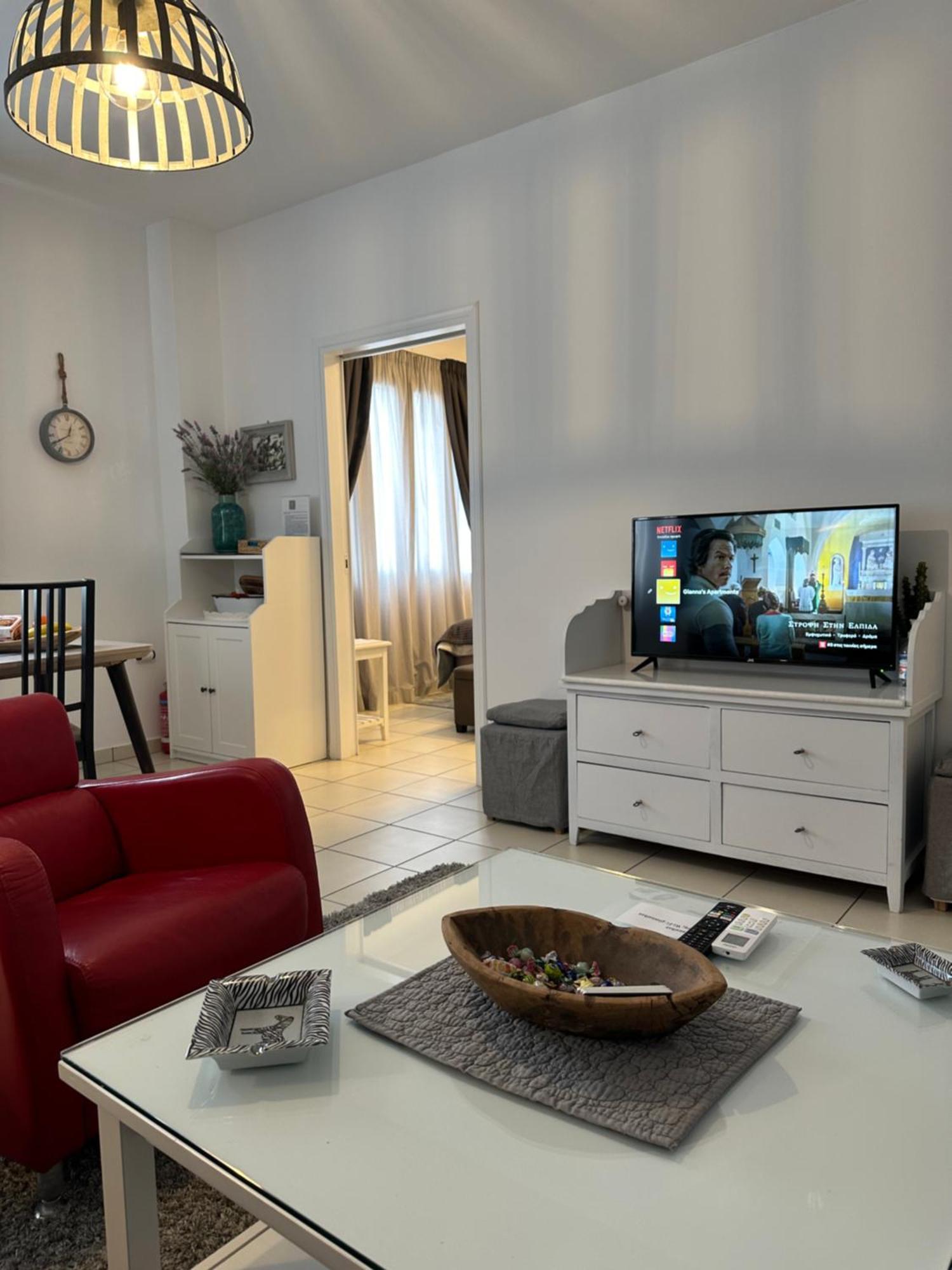 Gianna'S Apartment Central Aigio Cozy And Shining Экстерьер фото